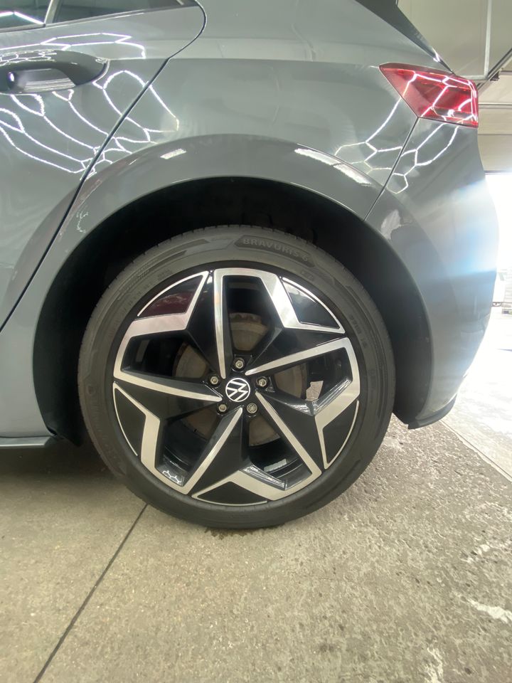 Fälgrengöring av Volkswagen ID3 2023 hos PowerWash i Landskrona – bild 03