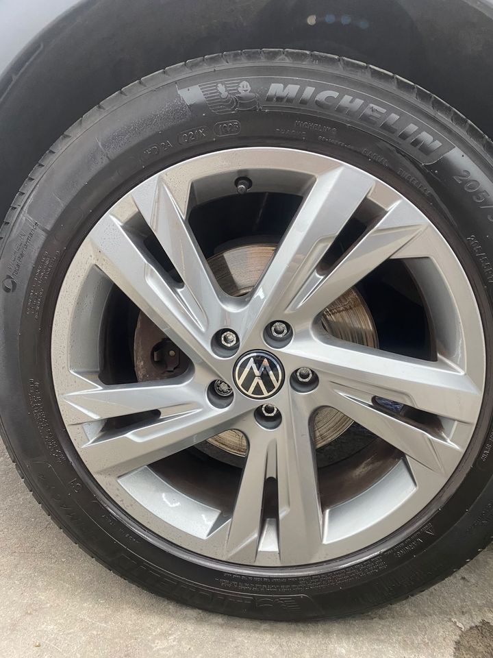 Fälgrengöring av Volkswagen Taigo hos PowerWash i Landskrona – bild 03